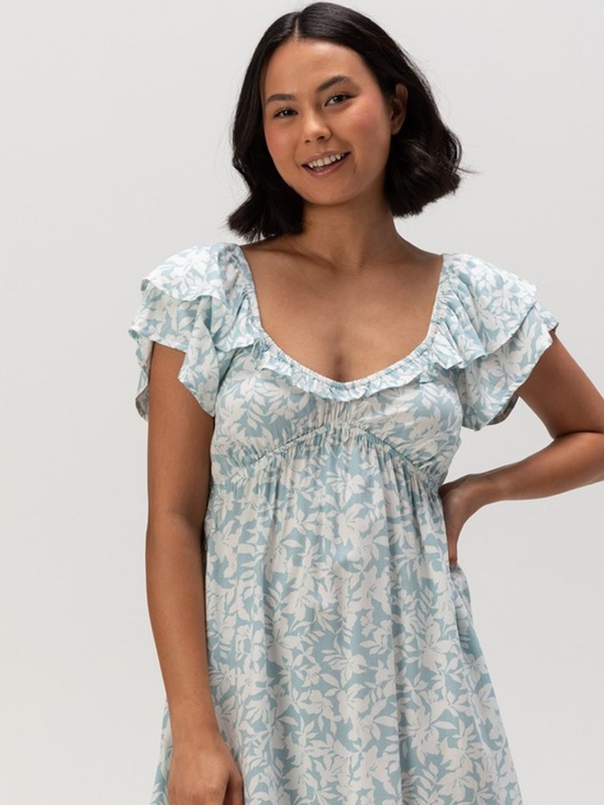 Billabong Dresses & Skirts - Billabong Women’s L Floral Mini Dress Blue White 100% Viscose Flutter Sleeves